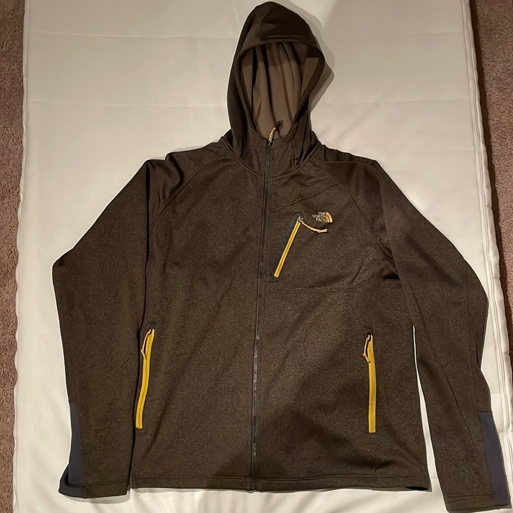 Brown/Yellow Northface lightweight jacket for winter. Extremely comfortable